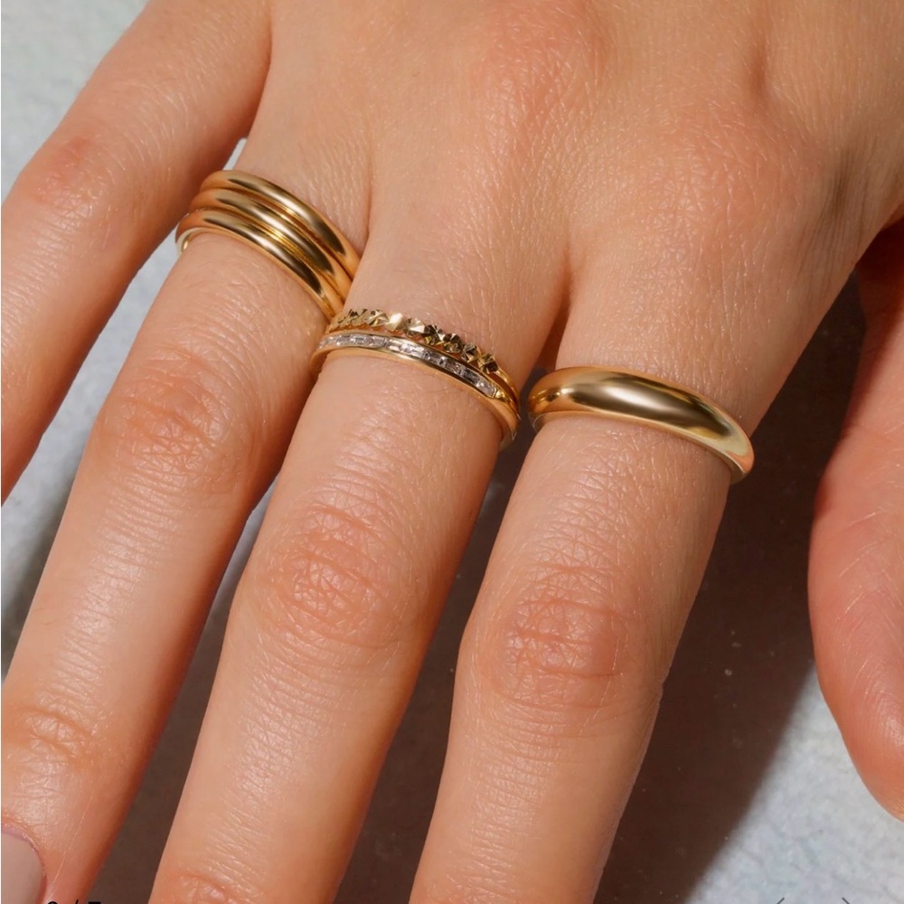 Stone and Strand 10k Gold Bombe Ring